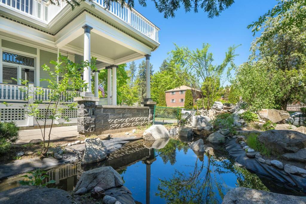 Entire 2nd And 3rd Level Of Spacious Historic Apartment *