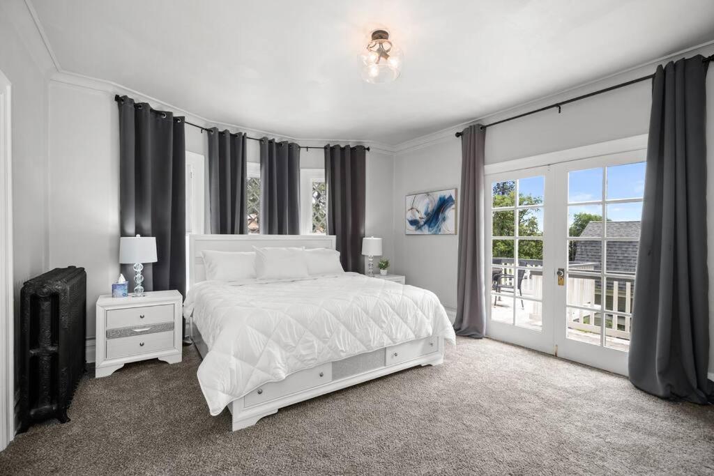Entire 2nd And 3rd Level Of Spacious Historic * Spokane